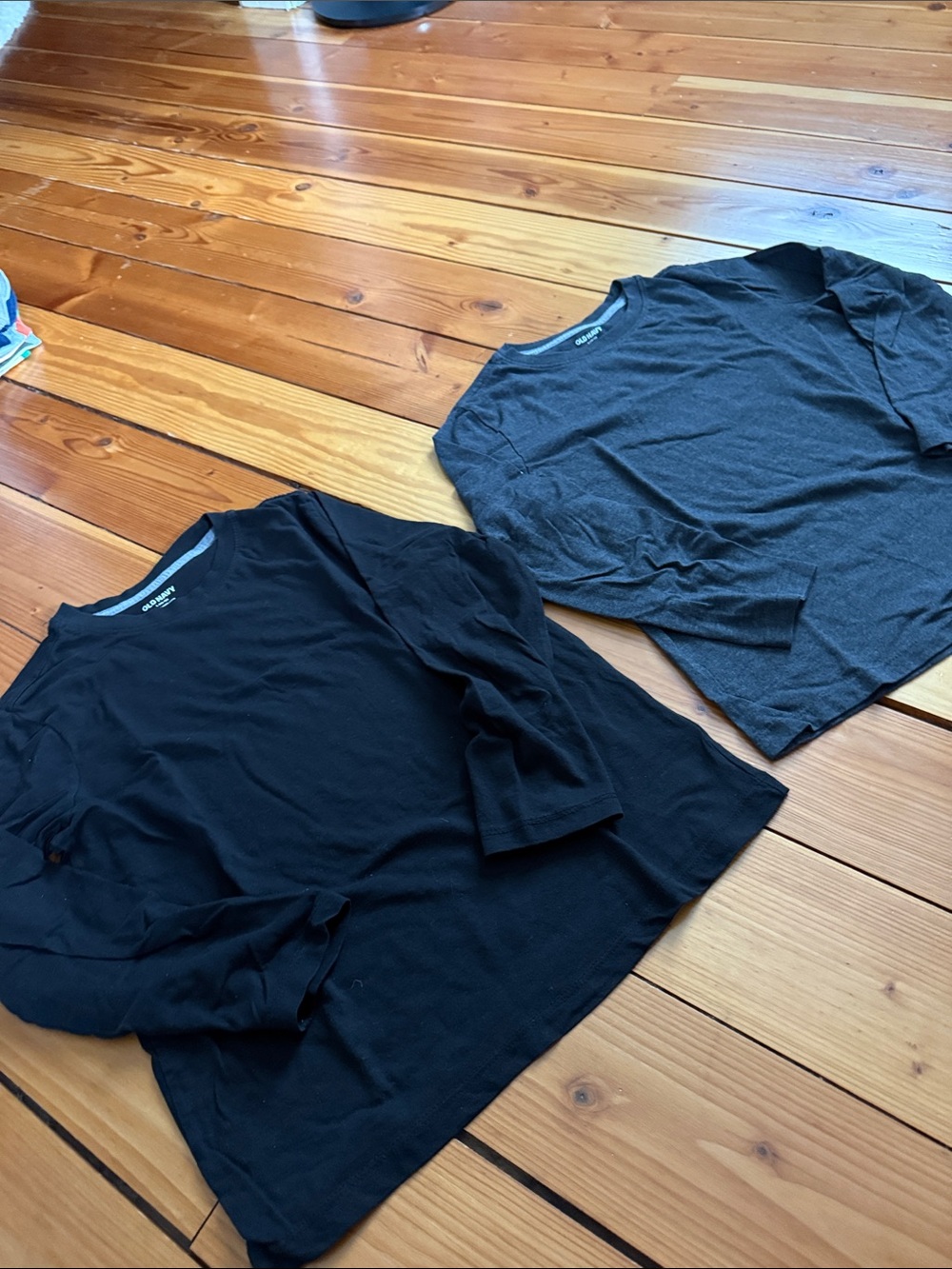 Old Navy Kids Long Sleeve Crew Neck Shirts - Black & Charcoal Gray